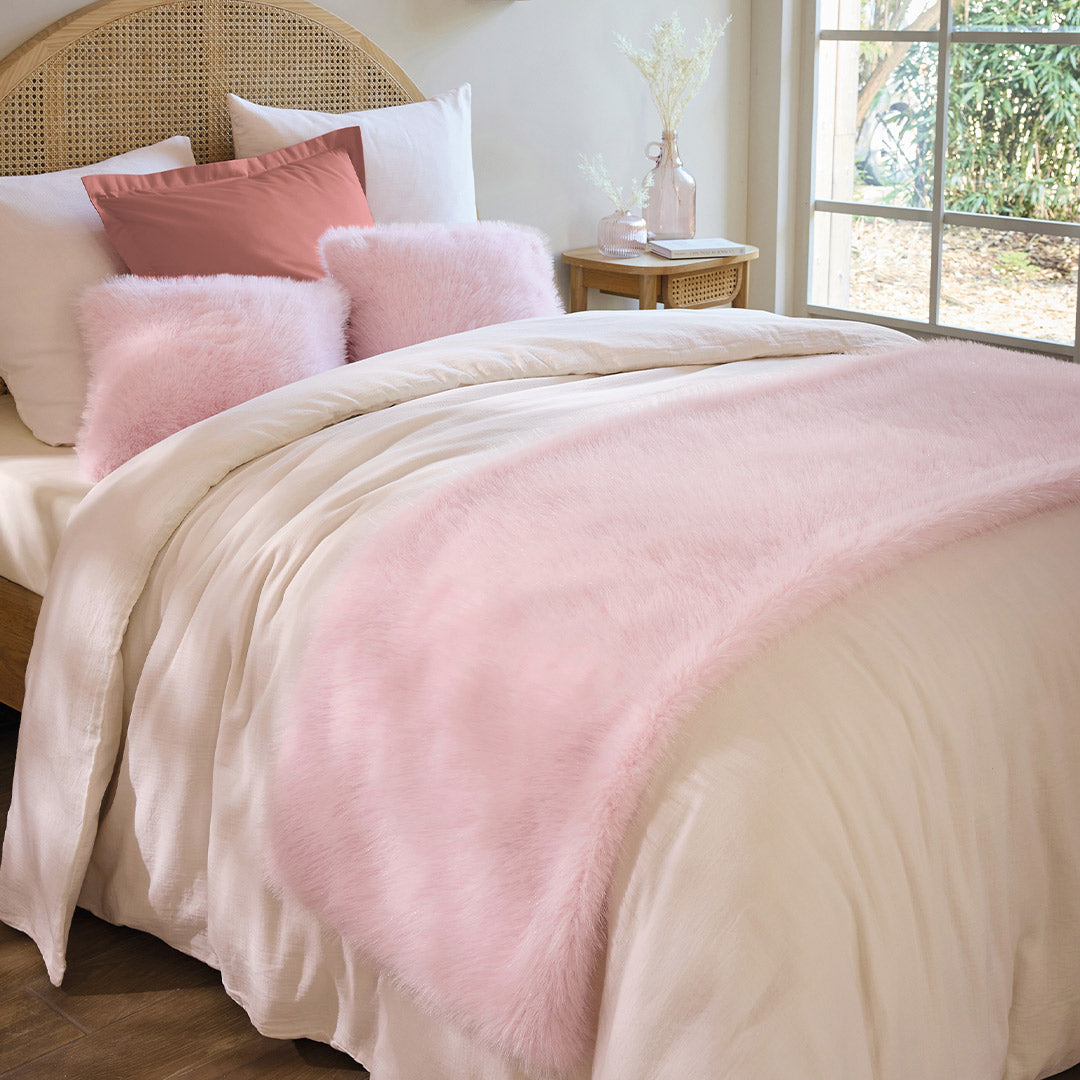 Cocoon blush Bed runner