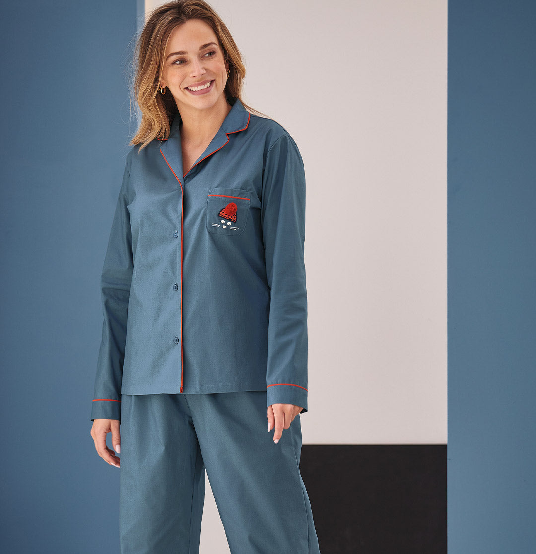 Feline trickster Buttoned pajamas