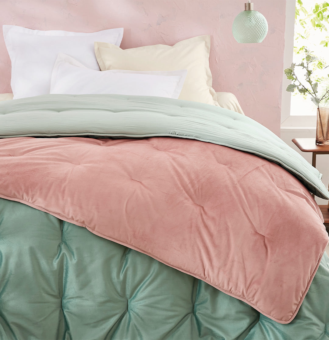 Velvety bi-material duvet
